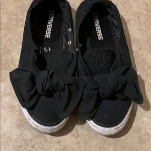 Black bow converse